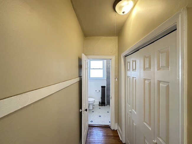 Building Photo - 4826.5 W Addison St
