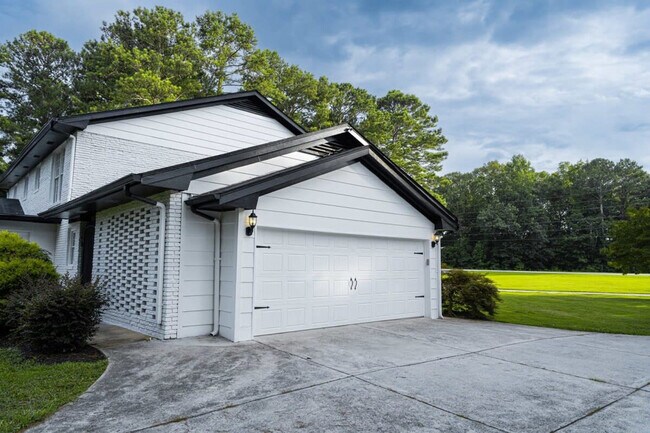 Building Photo - 441 Georgia 279-SI ID1019263P