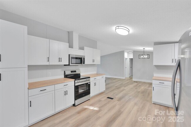 Building Photo - 166 Crystal Bay Dr