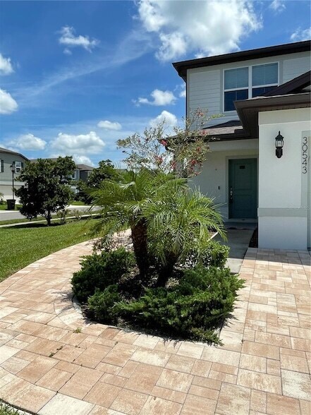 Building Photo - 30543 Thunderbird Dr