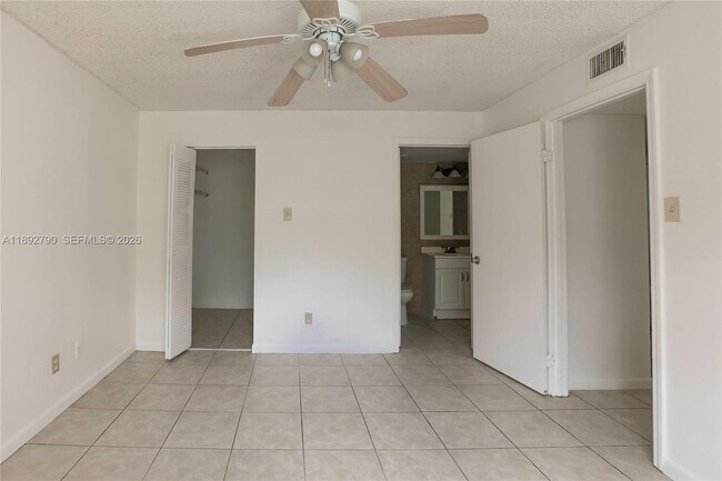 Building Photo - 10630 SW 157th Ct