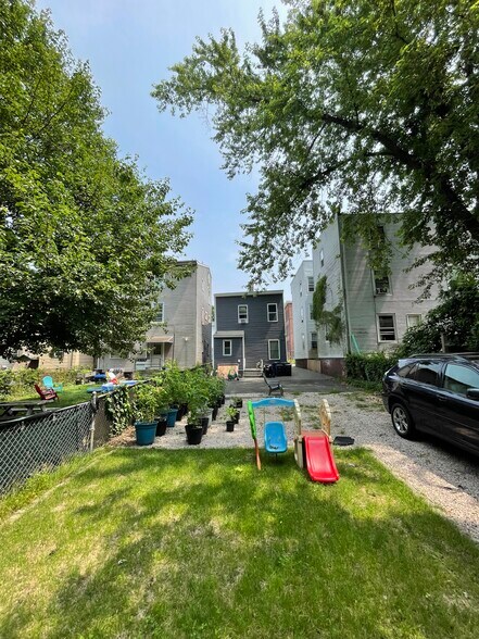 Building Photo - 52 Nash St