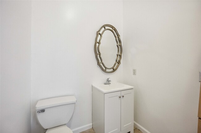 Building Photo - 5027 Creekmont Dr