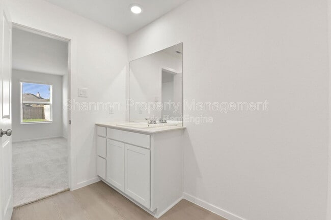 Building Photo - 253 Douglas Hls Dr