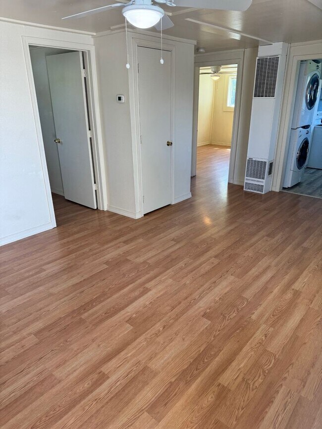 Building Photo - 4925th