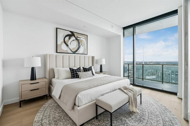 Building Photo - 610 Davis St