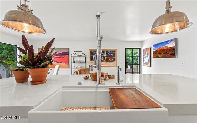 Building Photo - 4843 N 72nd Way