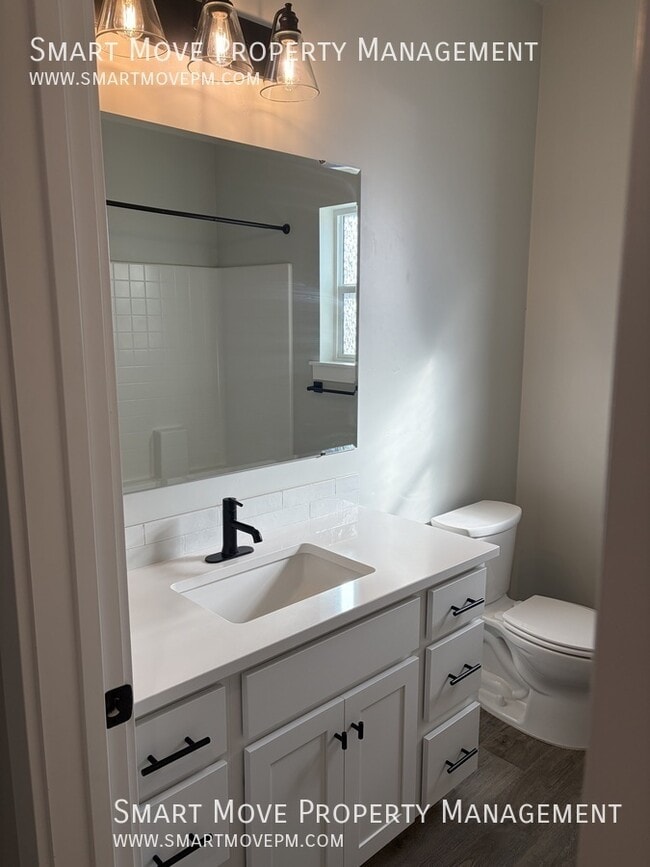 Building Photo - 10000 W La Jolla Dr