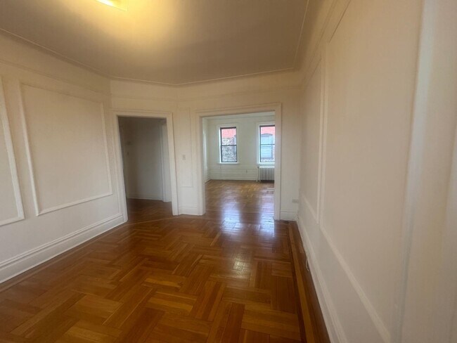 Building Photo - 35-39-39 Fulton St