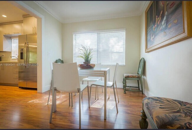 Building Photo - 555 NE 71st St