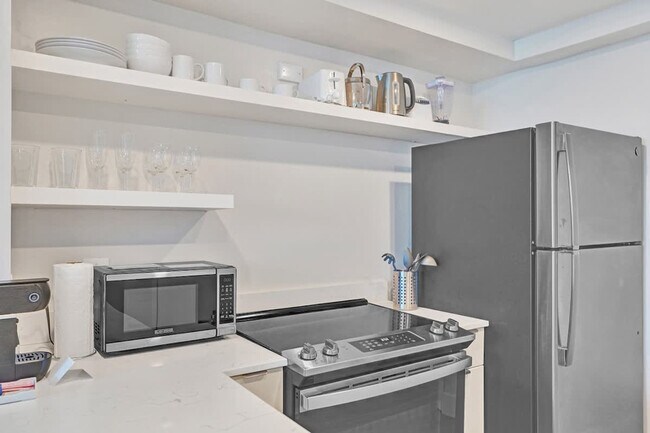 Building Photo - 2889 McFarlane Rd