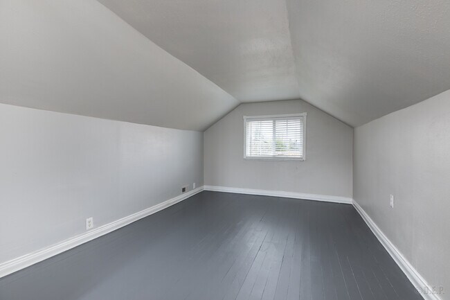 Building Photo - 840 West St