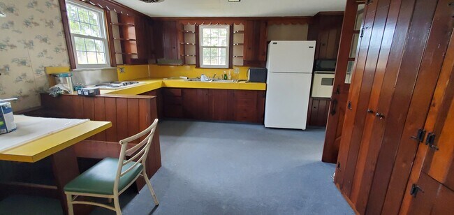 Building Photo - 159 Limerick Center Rd