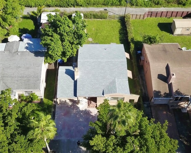 Building Photo - 937 NW 46th St