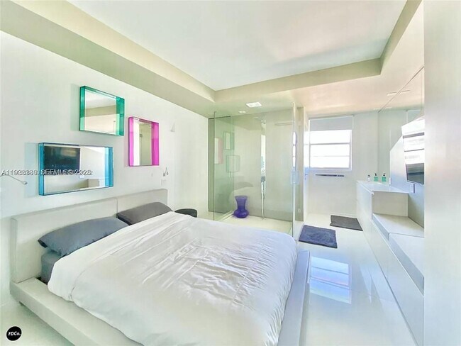 Building Photo - 5255 Collins Ave