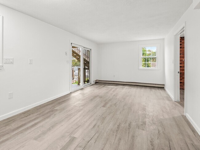 Building Photo - 26 Sidney St