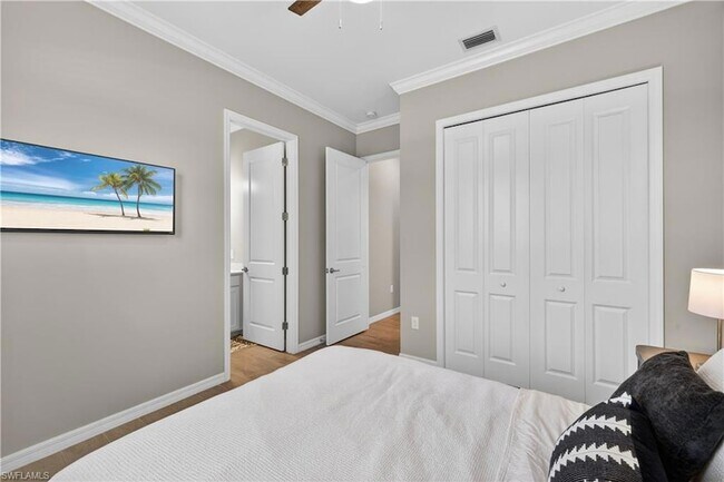 Building Photo - 5856 Sunningdale St