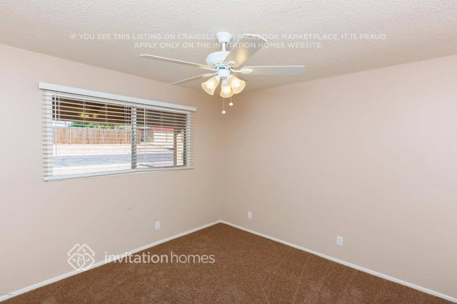 Building Photo - 1800 W Mountain View Dr