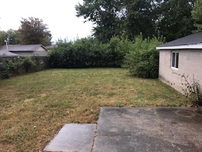 Building Photo - **COMING SOON** Updated 3BR Ranch in Shively Section 8 Accepted