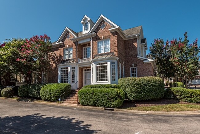 Building Photo - Newly Renovated 3BD, 2.5BA Raleigh Townhom...