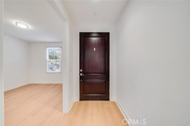 Building Photo - 64 Meander