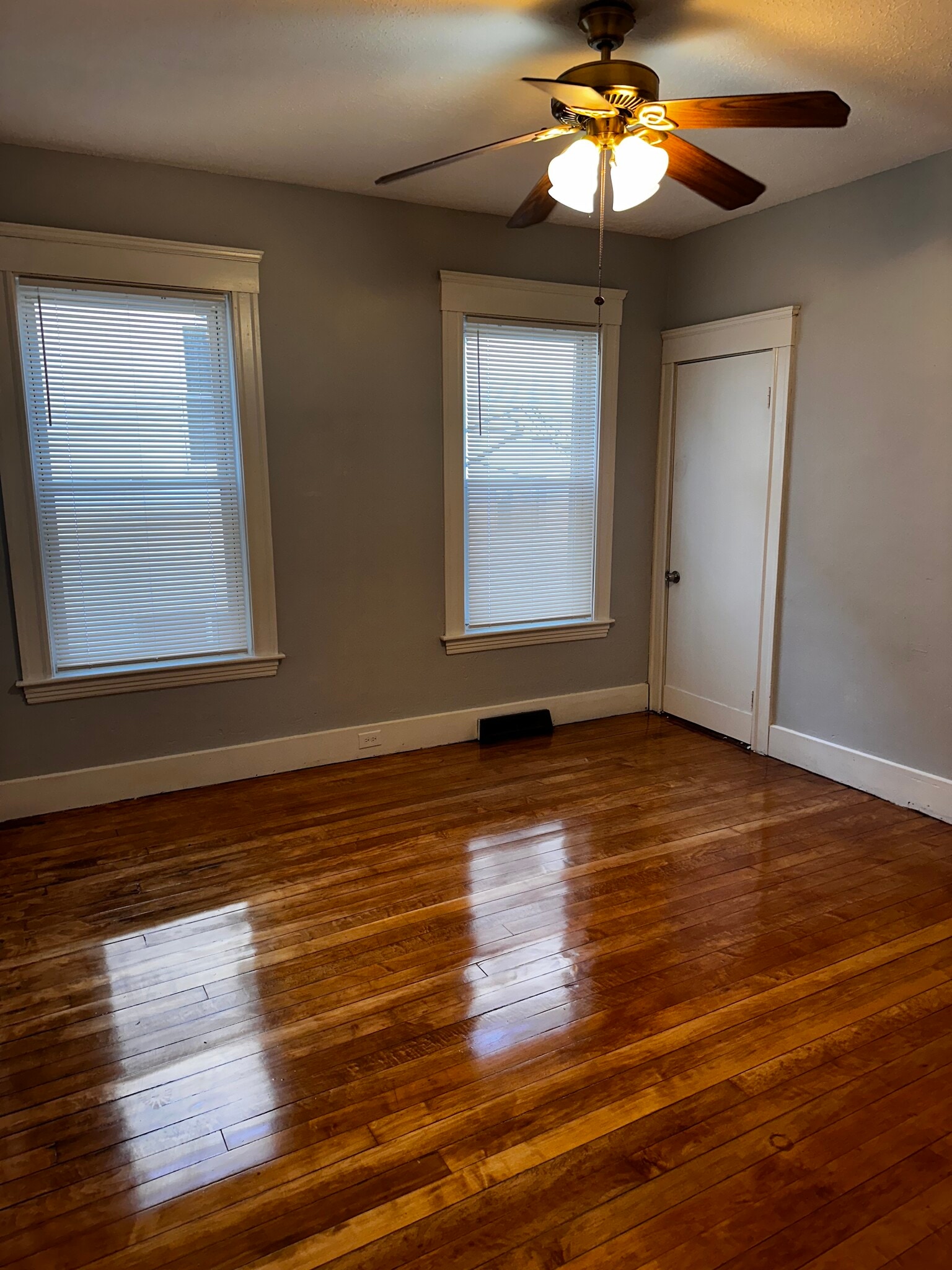 Bedroom 2 - 16 Hillside St