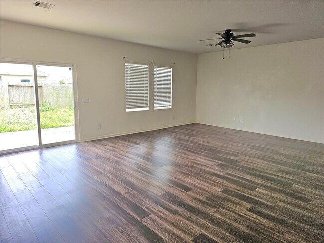 Building Photo - 2056 Spindletree Ln