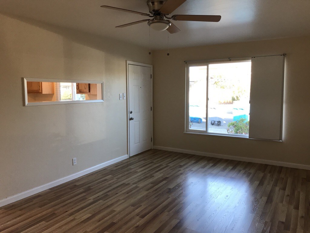 Building Photo - 1221 Jacky Dr