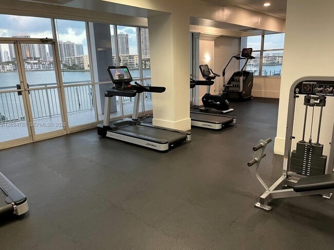 Building Photo - 18081 Biscayne Blvd