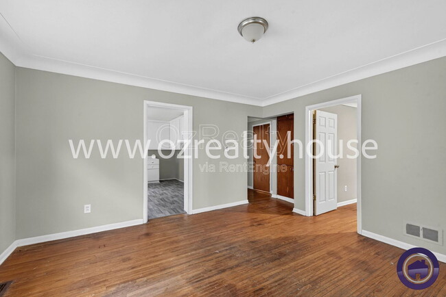 Building Photo - 837 Colburn St