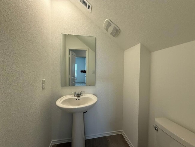 Building Photo - 203 Herald Dr