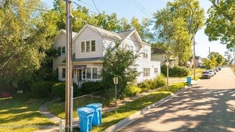 Building Photo - 602 N Pennsylvania Ave