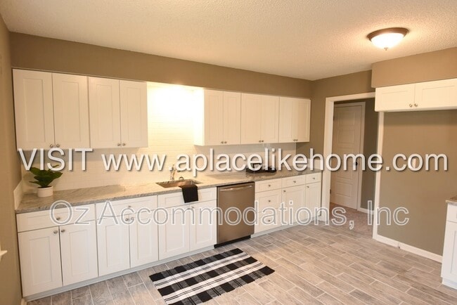 Building Photo - 1312 E 153rd St