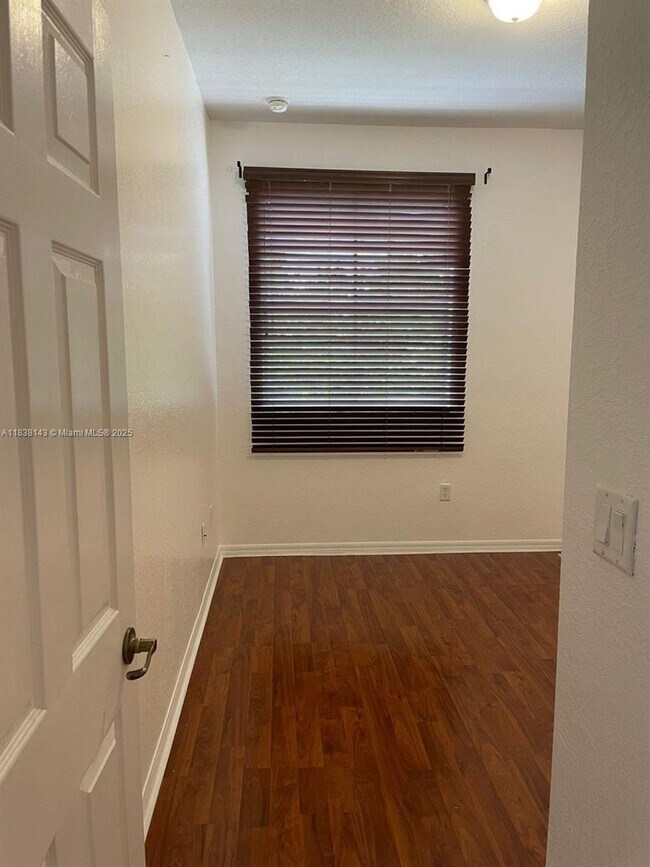 Building Photo - 4911 SW 140th Terrace