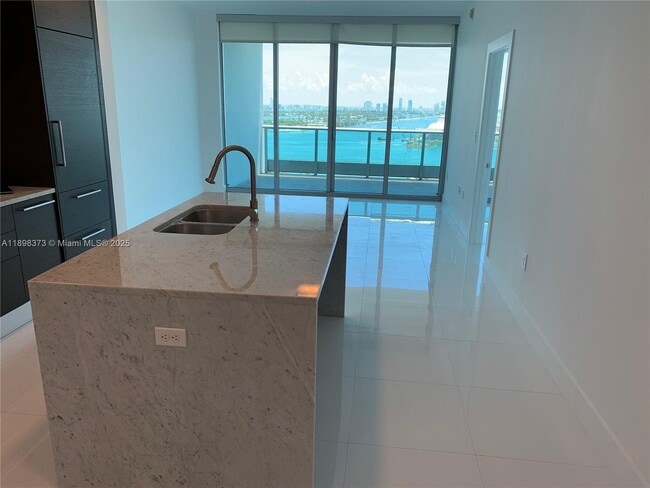 Building Photo - 900 Biscayne Blvd