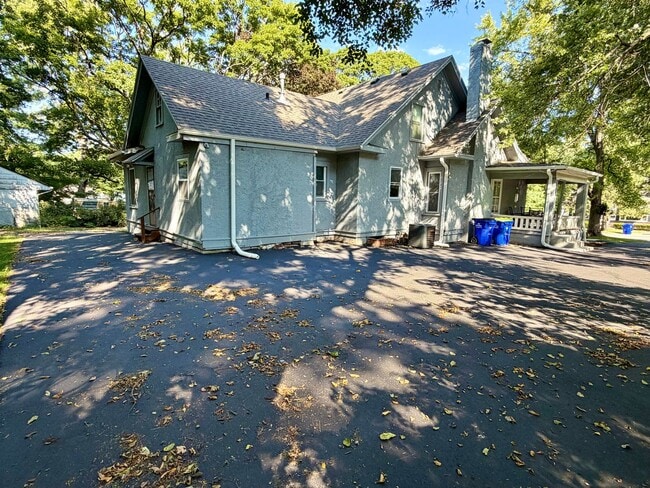 Building Photo - 8201 W 80th St