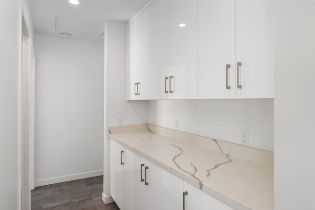 Building Photo - 73534 Silver Moon Trail