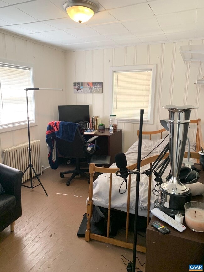 Building Photo - 111 Chelsea Dr