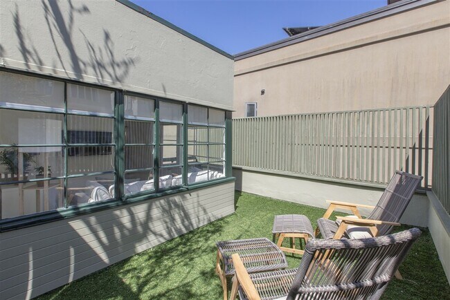 Building Photo - 180 St Germain Ave