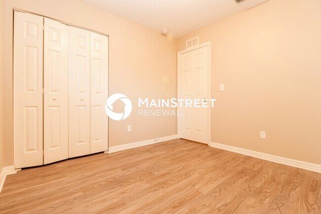 Building Photo - 3 Bedroom Pet-Friendly Home in St Petersburg, FL with Main Street Renewal