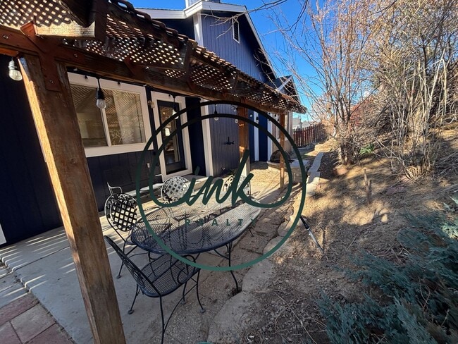 Building Photo - Beautiful home in Carson Valley