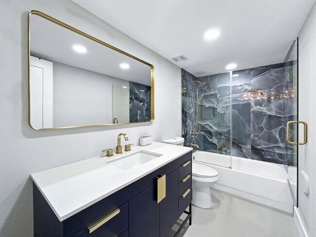 Building Photo - Available on April 15 - Stunning Furnished Waterfront Condo – 2 Beds / 2 Baths with Gulf-to-Bay V...