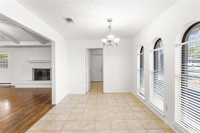 Building Photo - 2421 Maple Leaf Dr