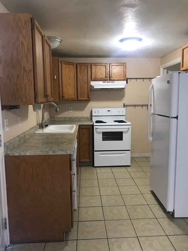 Primary Photo - Adorable Basement Apartment in Central Orem