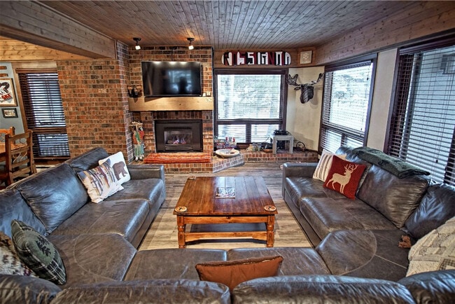 Building Photo - 2286 Apres Ski Way