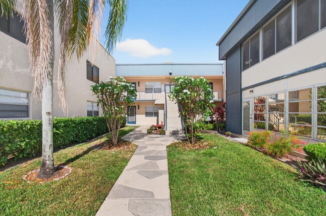 Building Photo - 180 Flanders C