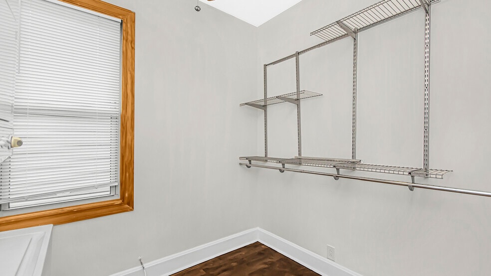 Laundry/Pantry - 1472 W Webster Ave