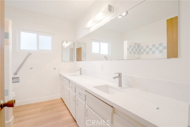 Building Photo - 2031 Nutwood Ave