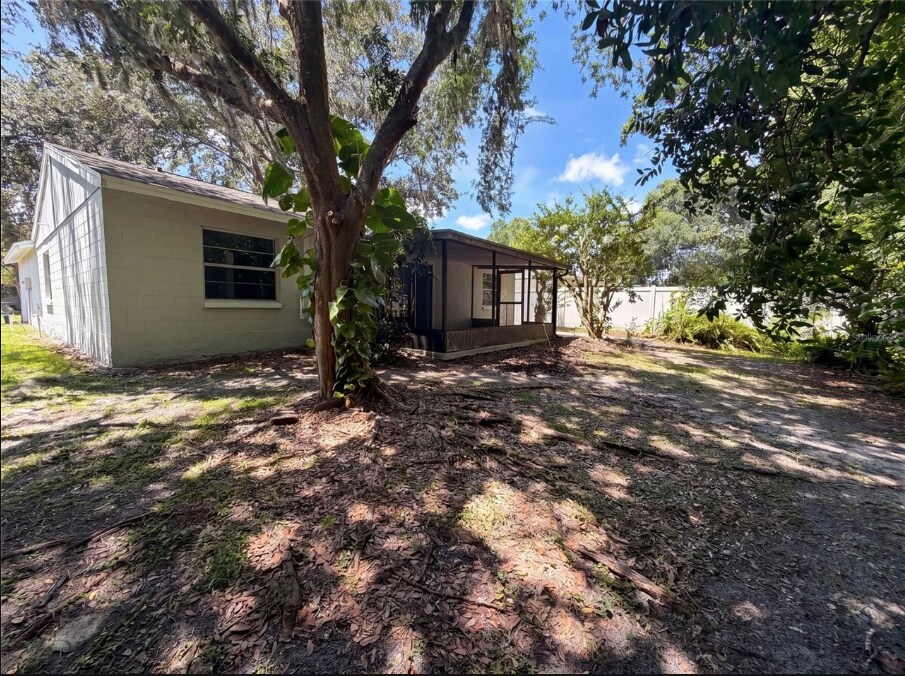 Building Photo - 5720 Kneeland Ln
