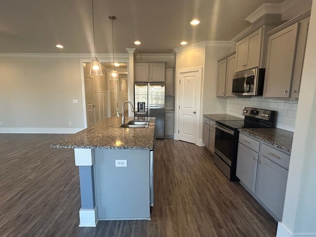 Building Photo - LIMITED TIME DEAL! $350 OFF FIRST MONTH RENT